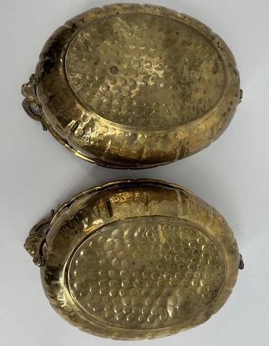 Pair of Antique Hammered Brass Planters With Rams Head Handles - Set of 2 - Picture 16 of 16