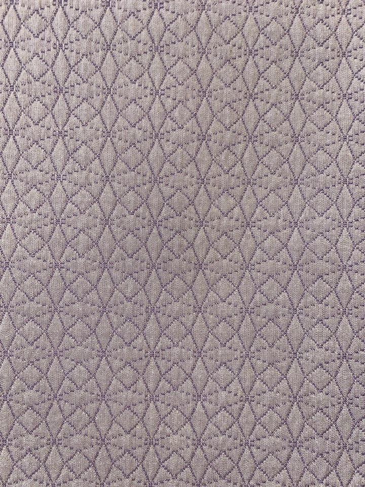 Estofamento de tecido lilás matelasse - Imagem 3 de 4