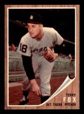 1962 Topps Baseball #196 Terry Fox NM (Green Tint)