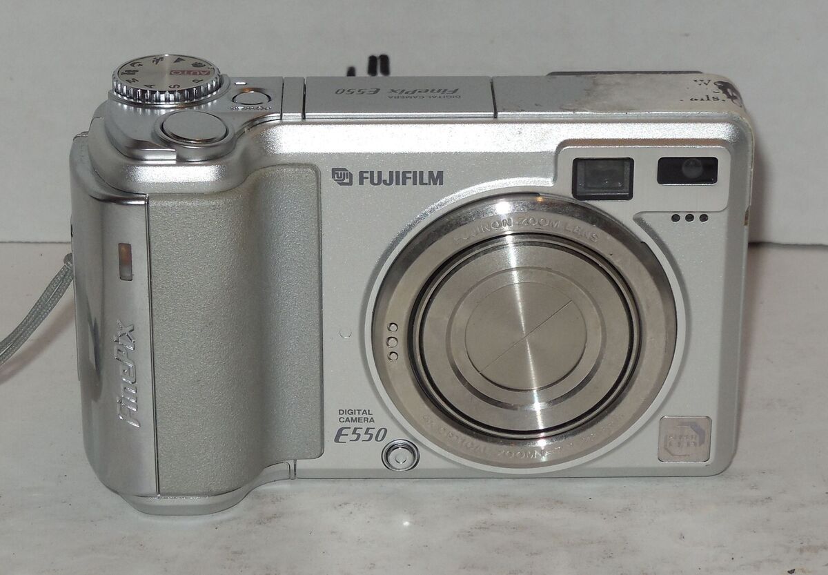 Fujifilm Finepix E Series E550 6.3MP Digital Camera - Silver Fujifilm Finepix E Series E550 6.3MP Digital Camera - Silver