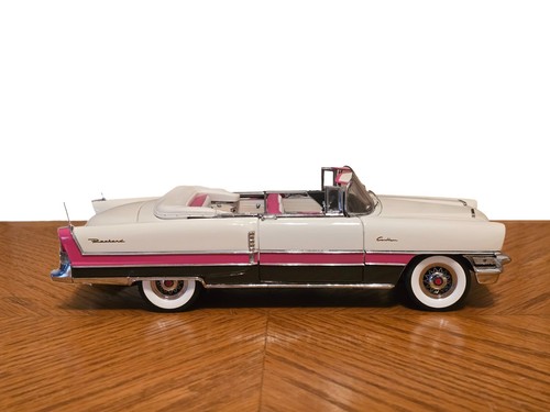 Franklin Mint 1955 Caribbean Packard 1:24 Scale Car Precision Model - Picture 8 of 8