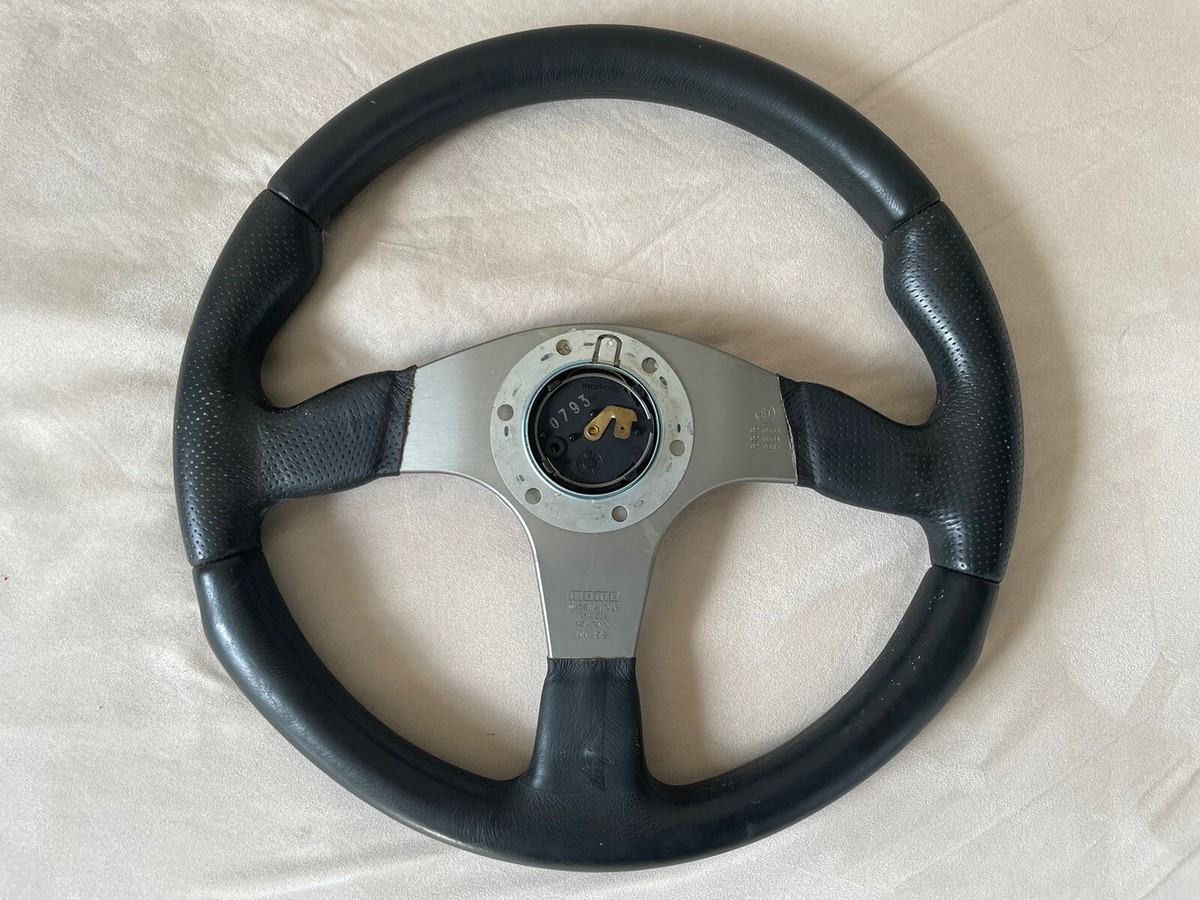 MOMO ステアリング RACE 35cm TYP D35 KBA 70116 Momo Race Black Leather Steering Wheel TYP D35 KBA 70116