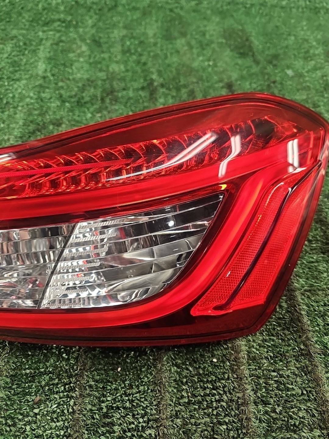 Maserati Ghibli 2014-2021 REAR+RIGHT+OUTER Tail light