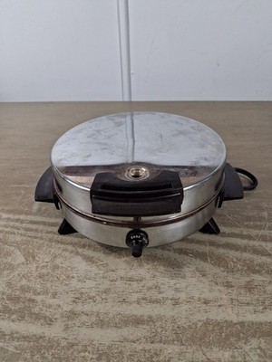Vintage Toastmaster W252A Chrome Waffle Maker Mid Century Tested.  