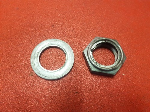 SUZUKI GSXR600 SRAD Hinterradachse Mutter gebraucht