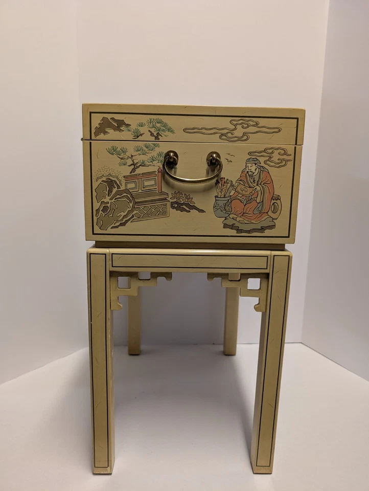 Chinoiserie Drexel Heritage Hollywood Regency pintada a mano en crema cofre lacado Foto 4 de 4