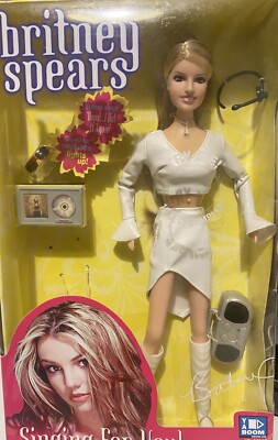 New  2001 Yaboom Britney Spears Singing For You Doll Oops WORKS glowing necklace