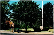 The Green Park Niantic Connecticut Street View Seashor Area USA Vintage Postcard