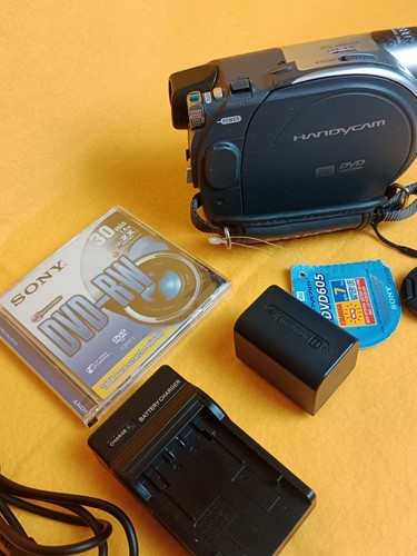 Nice Retro Vintage Sony Mini DVD Camcorder . For Parts Only - Picture 8 of 8