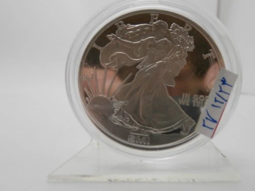 Sunshine Minting (SMI) Walking Liberty 1 ounce silver round .999 fine silver-B