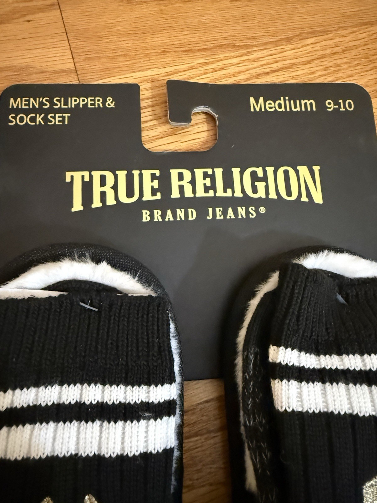 True Religion Men’s Slipper Sock Set Black Gold White Size M 9-10 New In Package thumbnail 3