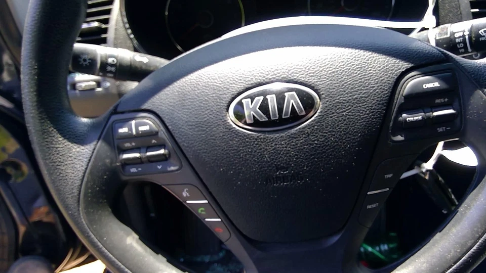 Alternador usado compatible con: Kia Forte Hatchback GT 2014 2,0 L ID 373002E200 grado A Foto 4 de 4