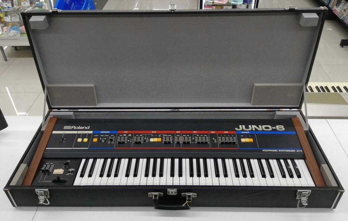 〚希少美品〛〚純正ハードケース付〛✦Roland シンセサイザー JUNO-6✦ 希少美品〛〚純正ハードケース付〛✦Roland シンセサイザー JUNO