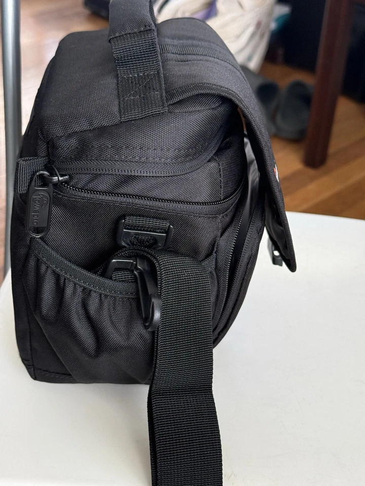 LOWEPRO Adventura Go SH 140 黑色中号相机包 — 第 4/4 张图片