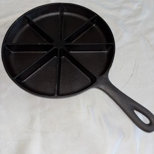 SEASONED BSR Vintage Cast Iron Cornbread Skillet 8 Wedge  9"  RESTORED