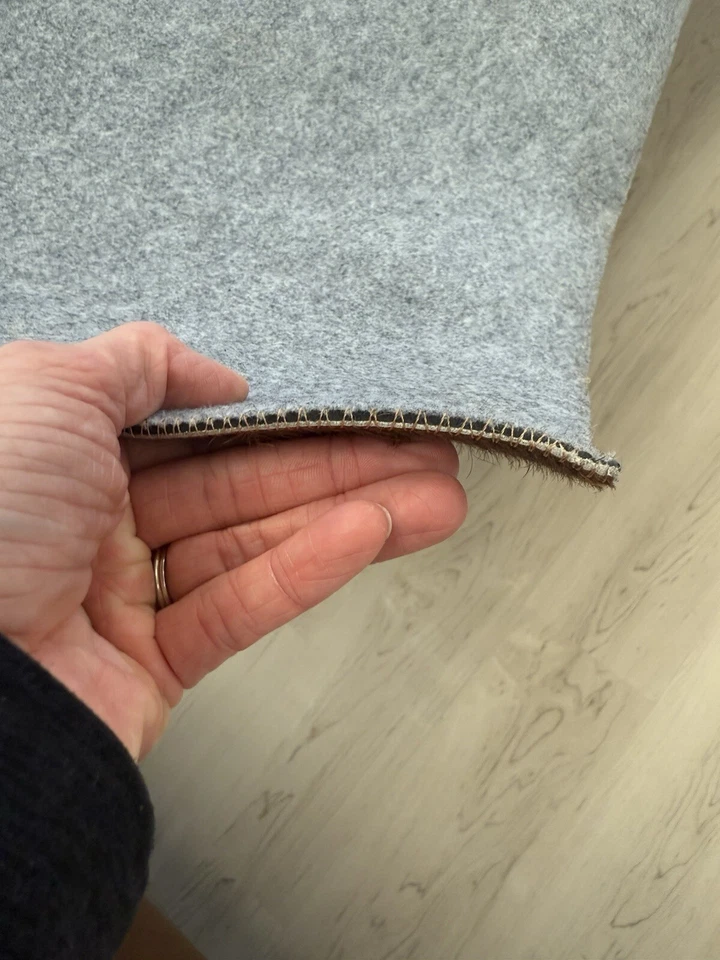 Nueva alfombra de cuero de vaca Safavieh 5x8... marrón, tostado y blanco con ojales de bronce. Foto 3 de 4