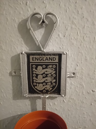 Engraved 4" Slate England 3 Lions Crest on & Silver Metal Wall Plant Pot Holder.