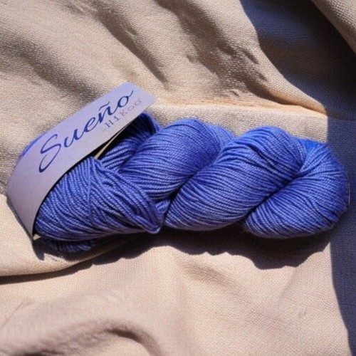 LOTE Sueno Worsted Yarn en Forget Me Not de HiKoo - Imagen 2 de 3