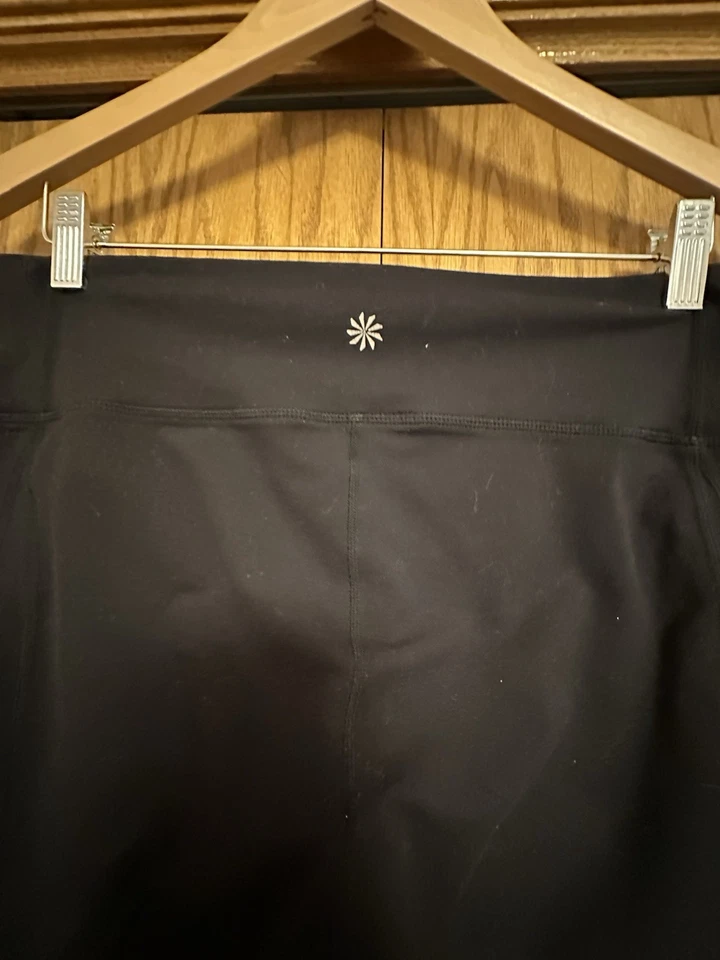 Leggings Athleta para mujer talla XLT negros recortados yoga ciclismo ligeros elásticos Foto 4 de 4