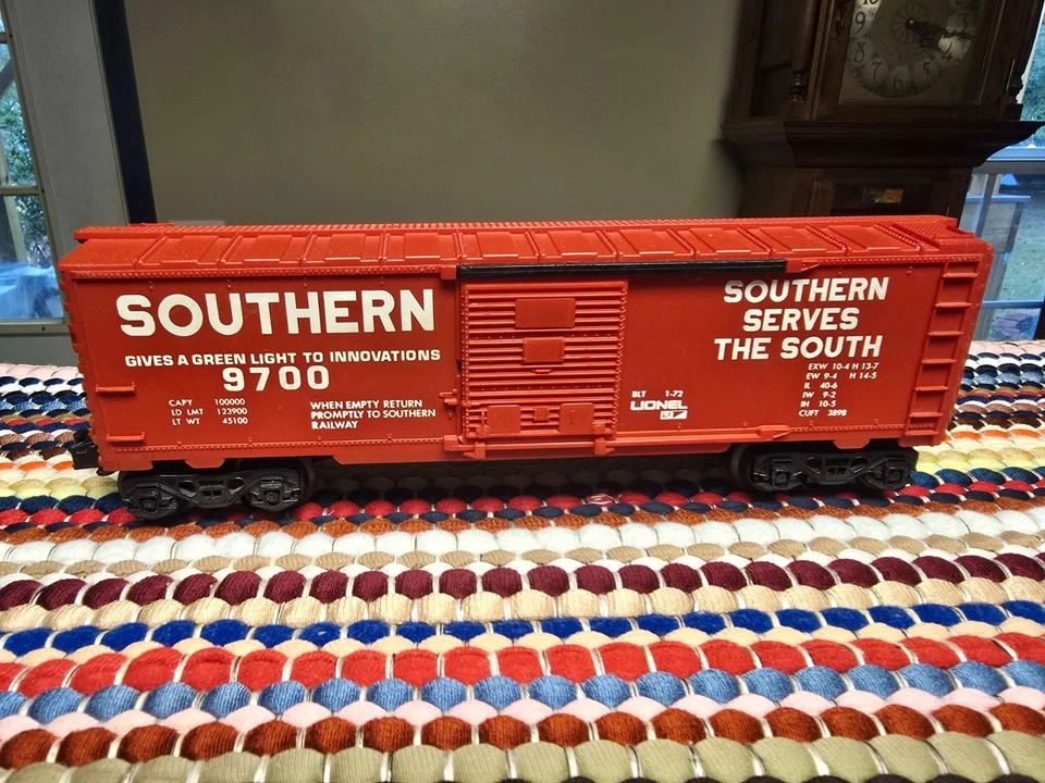 0/027 Gauge Lionel Southern Railway Box Car 6-9700 bright red color; VG/No Box; - Image 2 of 4