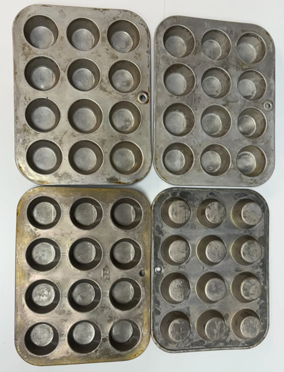 4 Vintage MIRRO FOLEY Aluminum 12 Hole Mini Muffin Baking Pans 10x7.5x1"
Opens in a new window or ta
