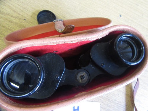 VINTAGE PULSE 8X30 BINOCULARS, FIELD GLASSES, LEATHER CASE AND STRAP - Picture 2 of 13