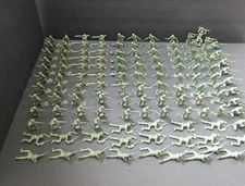 Lot of 125 Tim Mee Plastic Soldiers