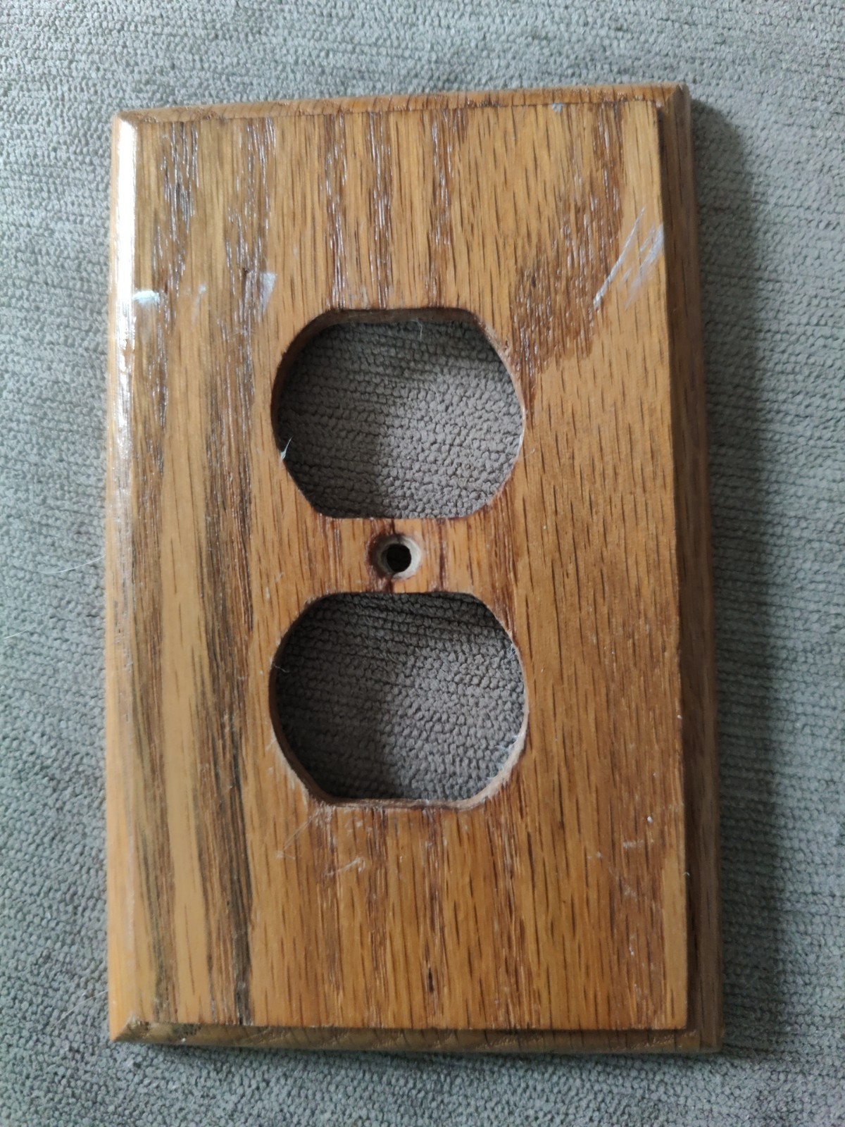 Classic Oak Outlet Wall Plate