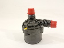 Pompe à eau Mercedes 350