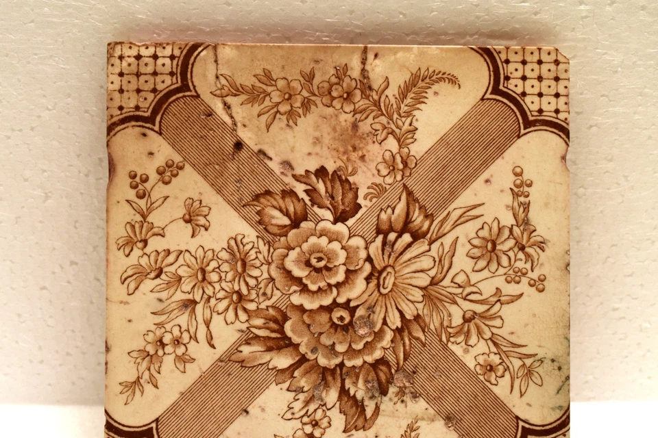 Azulejo antiguo Alfred Meakin Inglaterra marrón floral transferware época victoriana Foto 3 de 4