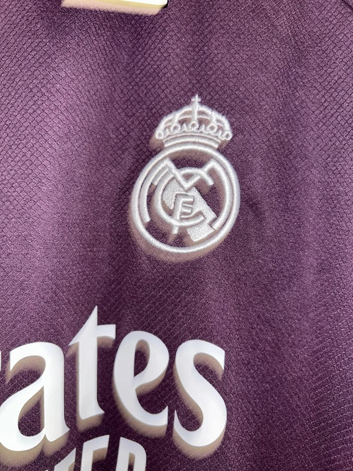 Ensemble Real Madrid Adidas 2025/2026 Maillot + Short violet Neuf taille XL - Photo 3/4