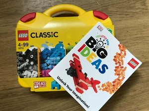 lego creative suitcase 10713