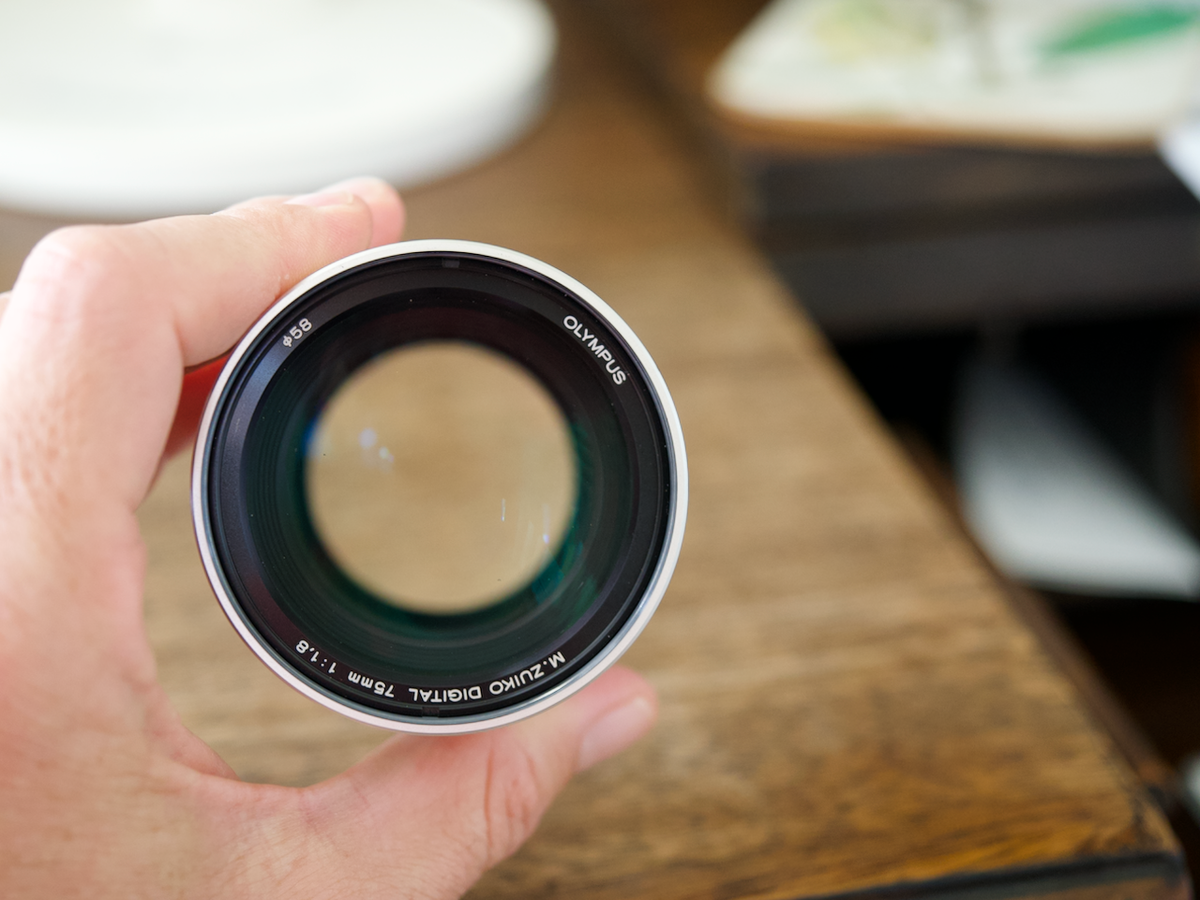 Buy Olympus M.zuiko Digital Ed 75mm F1.8 Silver online | eBay