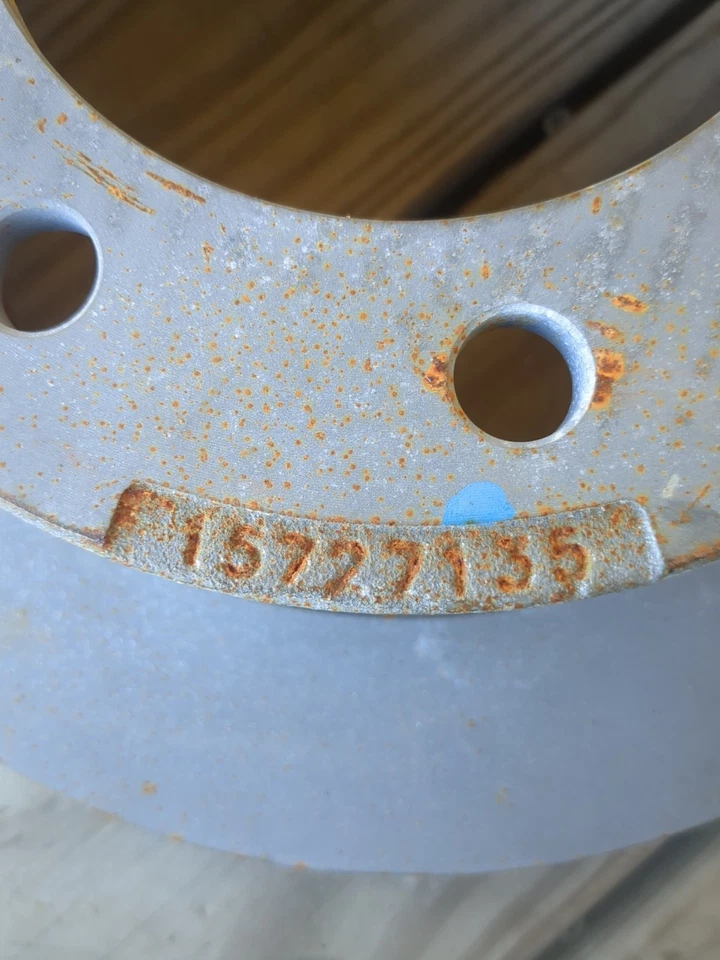 Rotor de freio dianteiro 01 a 09 Chevy Silverado 2500hd - Imagem 2 de 4