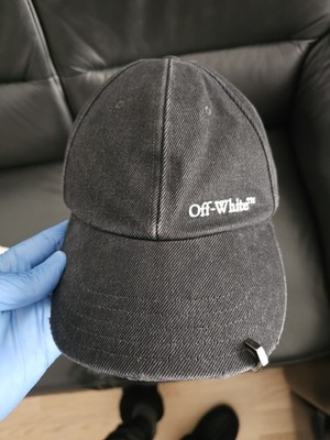 Off White Cap Size M