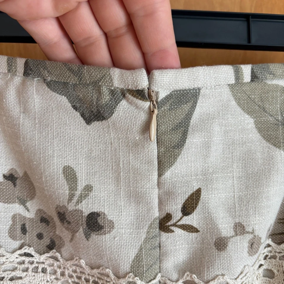 Saia lápis Monroe & Main feminina linho floral acabamento em crochê tamanho 10 - Imagem 2 de 4