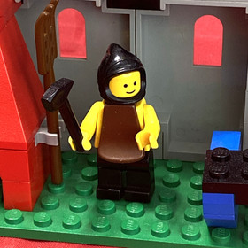 LEGO Castle: Blacksmith Shop (6040) 85%  Complete No Manual No Box - Pre-Owned