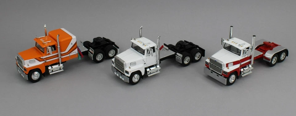 2025 DCP 1:64 *FORD LTL 9000* 3-PIECE "TRIO" Set of Trucks *NIB* - Image 2 of 4