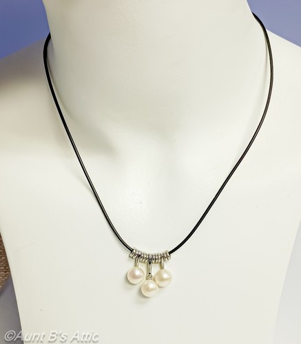 Necklace 90's/Y2K Dressy/Casual Faux Pearl & Diamond Blk Cord Choker/Necklace - Picture 3 of 7