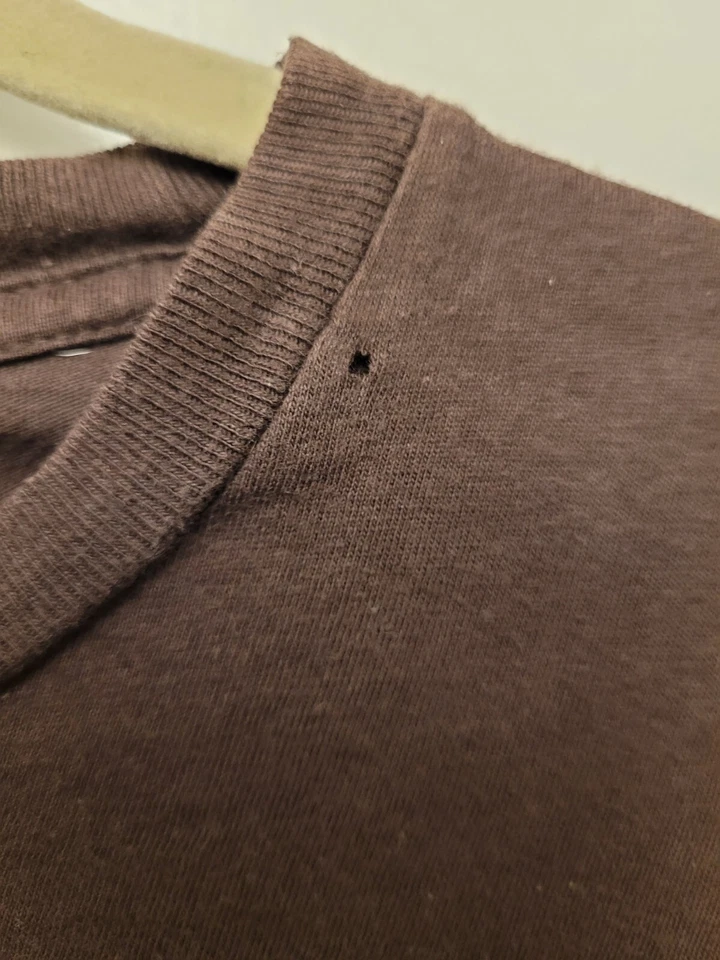 Camiseta Regreso al Futuro, Indiana Jones Lg Primera Edición por Jeremy Owen, Marrón Foto 3 de 4