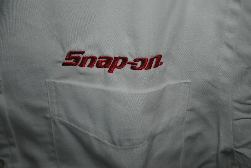 Camisas de vestir con botones a presión pequeñas S 1 manga larga y 1 corta con etiquetas Foto 2 de 4