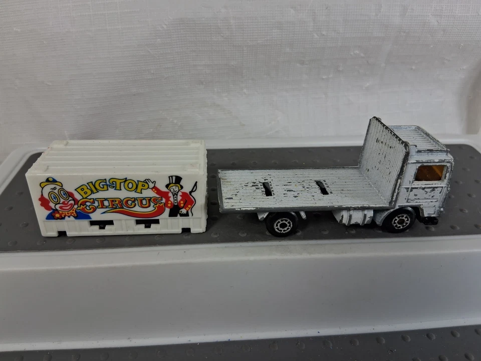 Matchbox Volvo Big Top Circus Truck White Die Cast Parts Restore - Image 3 of 4