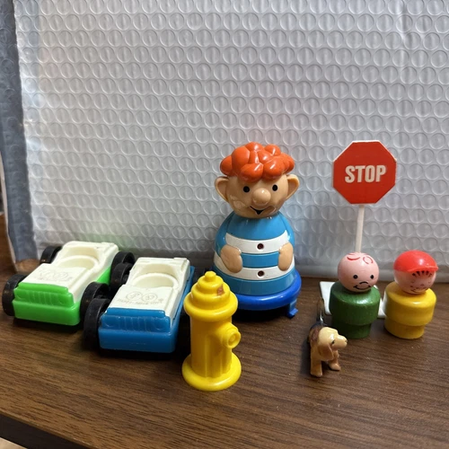Vtg Fisher Price Little People 2 Cars 1 Wooden Figures 1 Plastic Person + Access