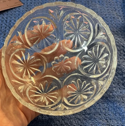 Vintage Anchor Hocking Medallion / Star Small Clear Glass Bowl Prescut-Ruffled