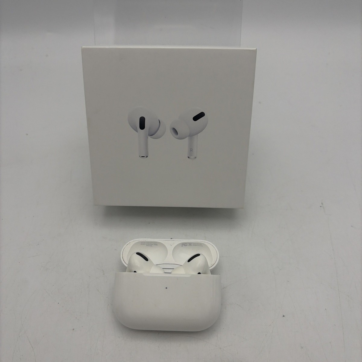 AS-IS / For Parts Apple AirPods Pro 1 & Wireless Charging Case