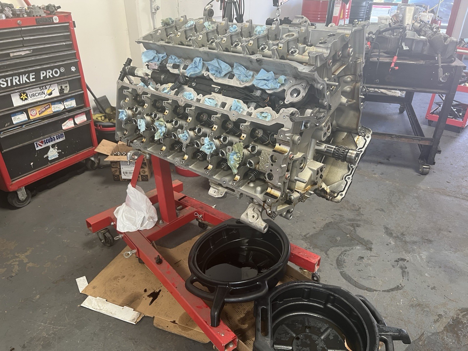 Left Engine Cylinder Head 5.2L V12 AE31 HY53-6M099-AA OEM Aston Martin DB11 2017