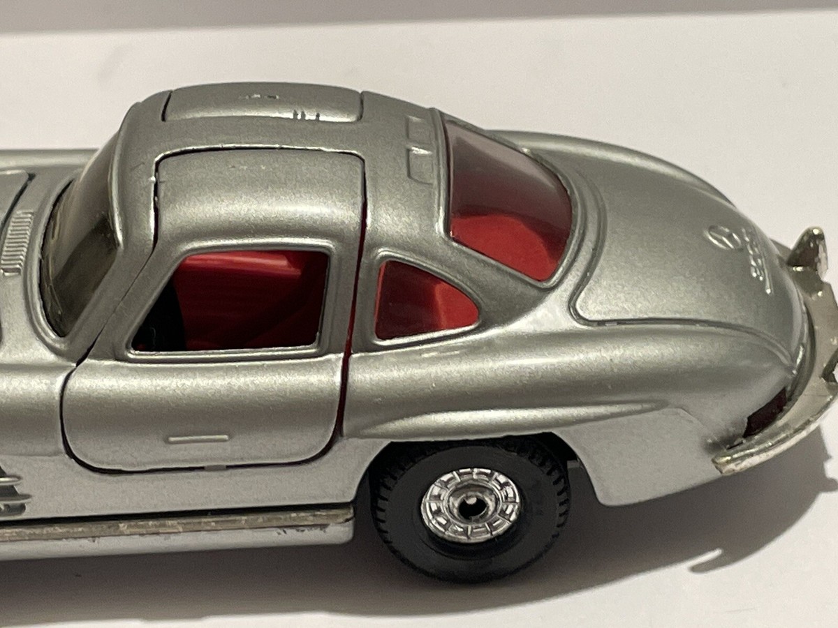 CORGI MERCEDES BENZ 300SL - No. C/811 - UK - Corgi Classics