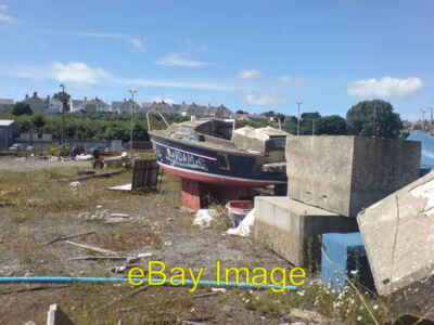 Photo 6x4 Not going to sea that's for sure! Milford Haven/Aberdaughledda c2008