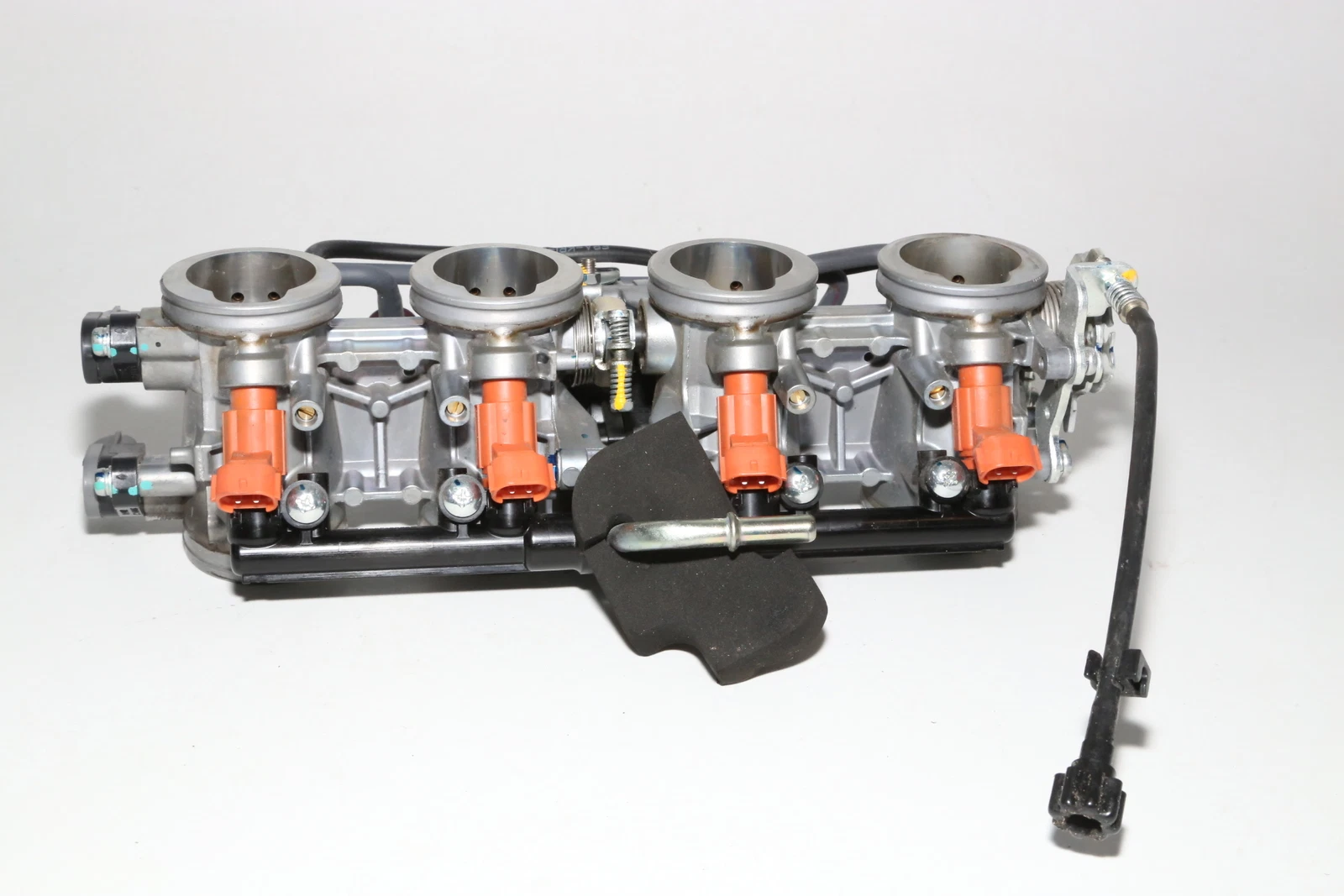 13-18 Kawasaki Ninja Zx6r Zx 636 Main Fuel Injectors Throttle