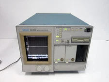 TEKTRONIX DSA601A DIGITIZING SIGNAL ANALYZER 2X 11A71 AMPLIFIER